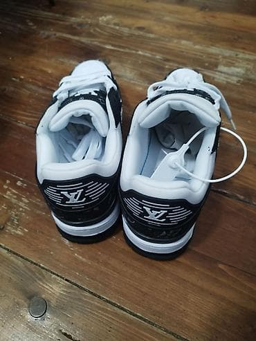 Sweatpants: Louis Vuitton patike NOVO Novo Brojevi 36 do 46 fb Moja Kupovina 1 — 3