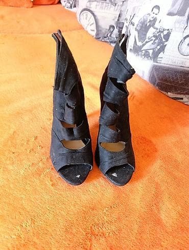 baletanke solo: Crne ženske sandale na visoku štiklu - Model: peep-toe sandale sa — 2