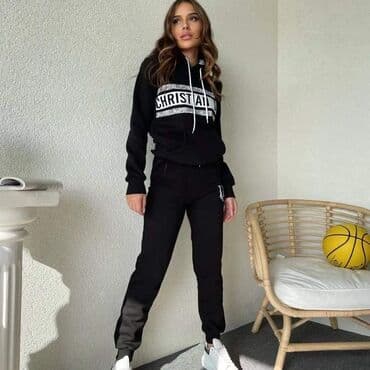 kompleti odece: Veličine S, M, L, XL 
 CENA 4100 din — 4