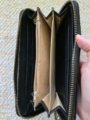 converse нови сад – слике: Women's wallet, Louis Vuitton — 3