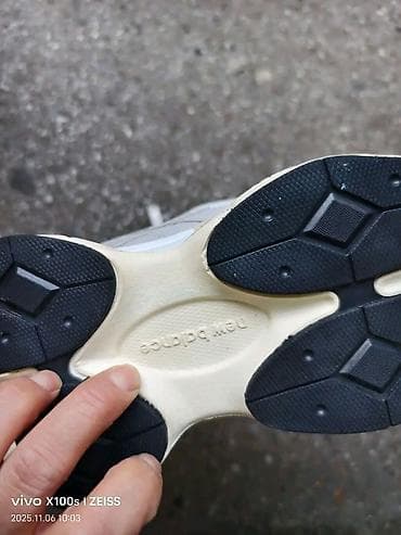 New balance
A KLASA
Cena 4000din
Brojevi od 36 do 46 — 6