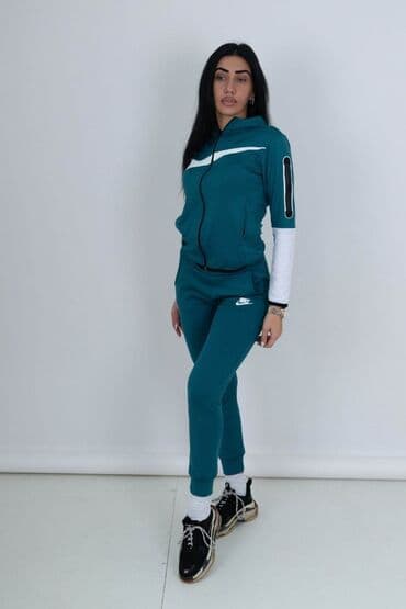 trenerke mokra likra prodaja: Cena 2,900
Mokra likra S, M, L, XL
8 boja — 11