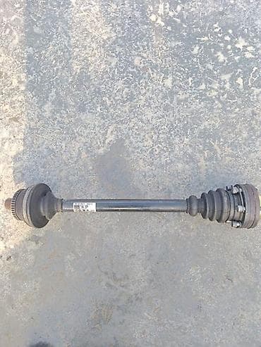 sonar za ribu: POLUOSIVINA ZA AUDI A4, RS4, S4 OD 2000. DO 2004. GOD. - 8E0 501 203 P — 1
