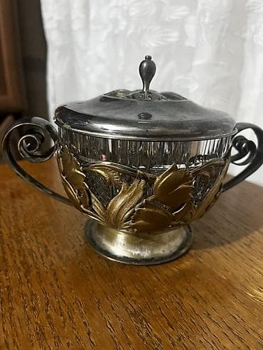 dolcezza solje za caj: Dekorativna posuda sa poklopcem – kristal i metal - Materijal — 1