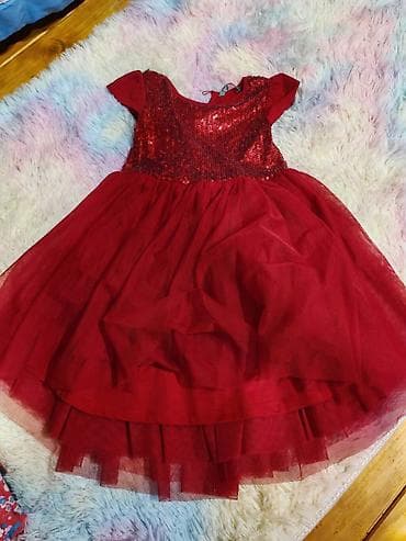 Dresses: Dečije svečane haljine (2 kom)jedna je 1000 din 1) Crvena haljina - — 1