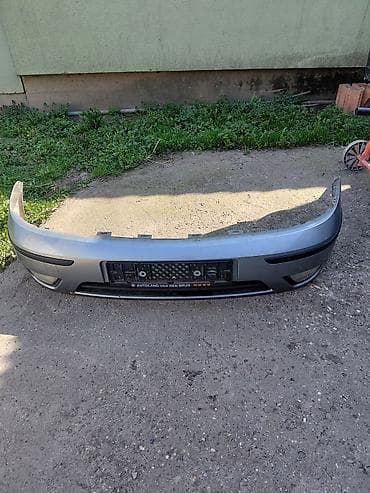 tomos sa pedalama: Prednji branik sa maglenkama za Ford Fokus restajling 2002 god — 1