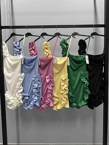 repromaterijal za nakit beograd: Koktel mini haljina sa 3D volanima - Silueta: pripijena gornja linija — 8