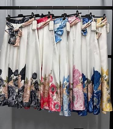 adidas suknja od tila: Midi suknja sa floralnim printom i pojasem i lepim padom.Saten sa — 2