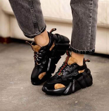 kečevi patike: 36-39
4600 — 1