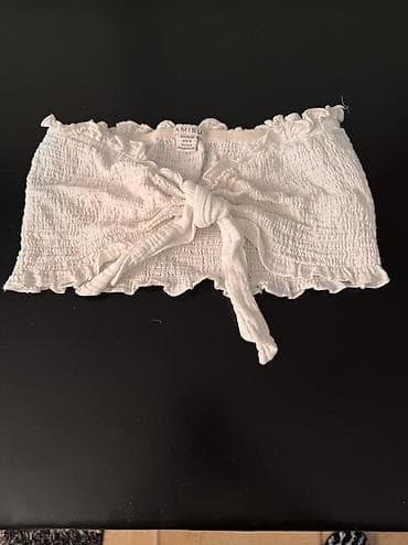 Muška odeća: Beli top 
Odgovara xs/s velicini — 1