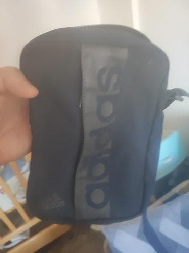 Sweatpants: Адидас Оригинал торбица.

Налажење у БГ и Лазаревцу — 2