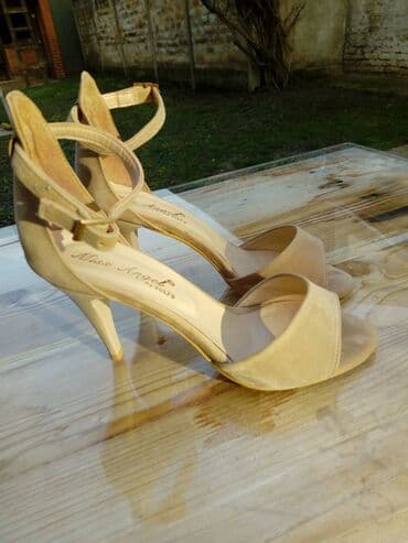 jednodelne pidzame h: Sandals, 37 — 2