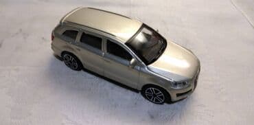 audi rs7 igracka: Burago Audi Q7, 1:43, China,kao nov — 1