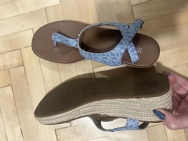 Ženske sandale Michael Kors - Model: platforme/espadrile sa T-kaišem