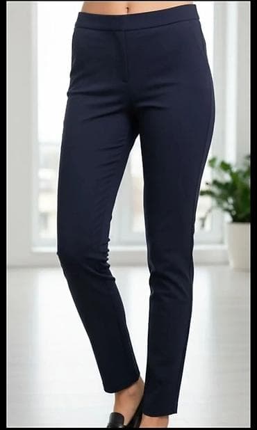 Ženske elegantne pantalone – tamnoplave - Kroj: slim/uz telo, dužina na lalafo.rs Ženske elegantne pantalone – tamnoplave - Kroj: slim/uz telo, dužina