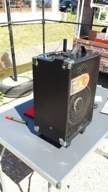 solarni radio: Aktivni ZVUCNIK 300 watiNov u kutiji .sa bezicnim mikrofonom — 3