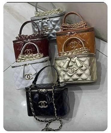 mona torba kopija: Ženske torbe – kolekcija modela sa monogram printom i metalnim logom — 7