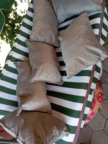 ikea posteljina saten: Jastuci — 1