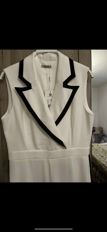 lidl kombinezon: Elegantni ženski kombinezon – belo-crni - Kroj: bez rukava, gornji — 6