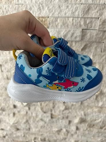prsluci za devojčice: Baby shark patike za devojcicu, bez tragova korišćenja. Velicina 23 — 1