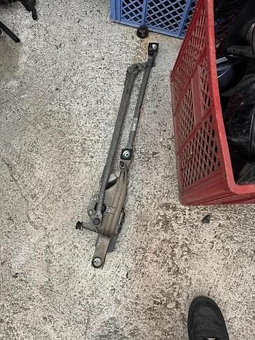 POLUGE MOTOR BRISACA FORD FOKUS | Poluge motor brisaca ford fokus