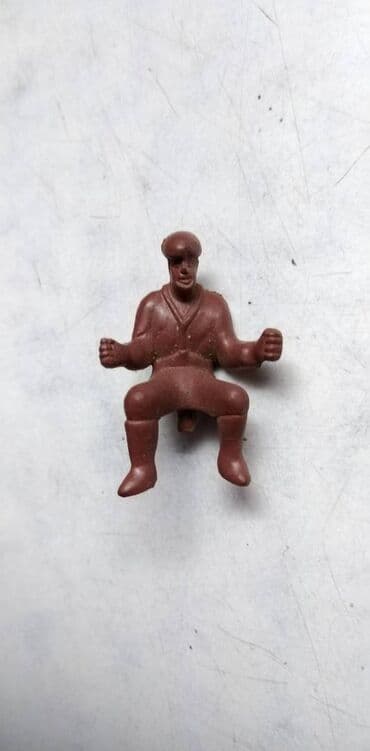 čipkaste haljine svecane haljine do kolena: Vozaci motora i sl,guma plastika.Velicina:6-4,7-4,7-4,1-3,3 cm.,cena — 7