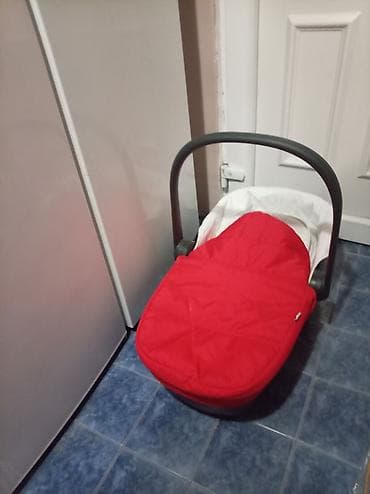 Nosiljka/auto-sedište za bebe (tip “carrycot”), sa ručkom za nošenje