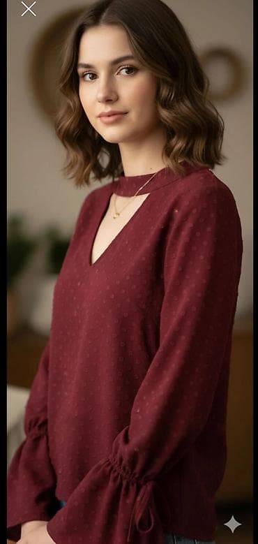 Underwear: Elegantna bordo bluza sa diskretnim teksturnim tačkicama. - — 1