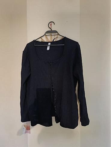 cat cipele zenske: Crni ženski kardigan/bluza sa dugmadima sprijeda. - Model: dugi — 1