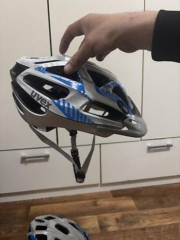 Sport i razonoda: Kacige za biciklo vel obim 52-57 cm su u odlicnom stanju sa sitnim — 2