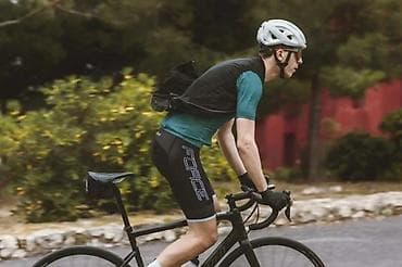 teget odelo: Vest color - Black — 3