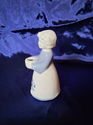 porcelanske solje za caj: Svecnjak nov,vintaz porcelanski. Visina. 13,5cm — 4