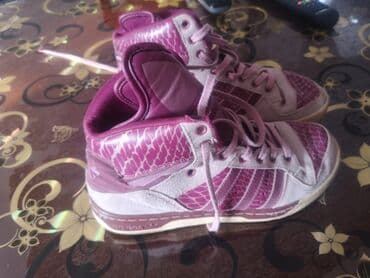 kopacke sa malim kramponima: Converse, Veličina - 38 — 17