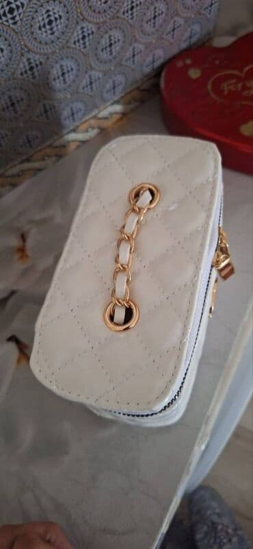 torba coco chanel: Torba 
Cena 2700 dinara 
ba — 1