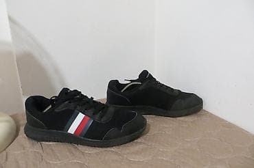 tommy hilfiger sandale 2023: TOMY HILFIGER br 44 28cm unutrasnje gaziste stopala, patike idealne — 3