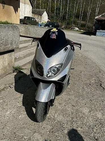 buvljak lazarevac automobili: Skuter Yamaha Tmax 500 Uradjeno kraburatori Zamenjen kais Malosi — 2