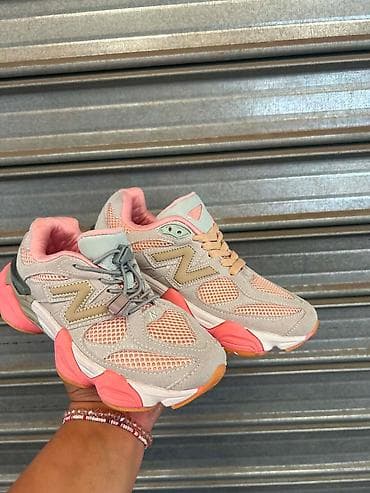 new balance 41: NB 9060
36-41 — 1