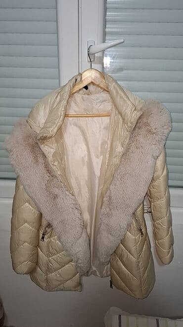 Women's Clothing: Malo nosena jakna. m velicina. 1 500 din. u bez boji — 2