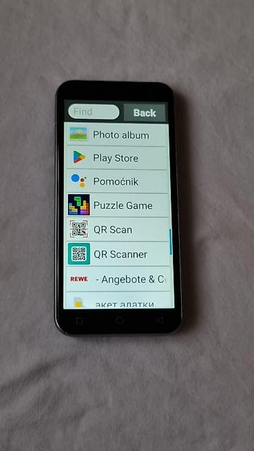 alpha telefoni: Emporia S4 pametni telefon Ključne karakteristike: - Ekran osetljiv — 9