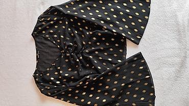 pull and bear patike: Elegantna bluza sa zlatnim tačkama - Brend: SHEIN - Model: crna bluza — 2