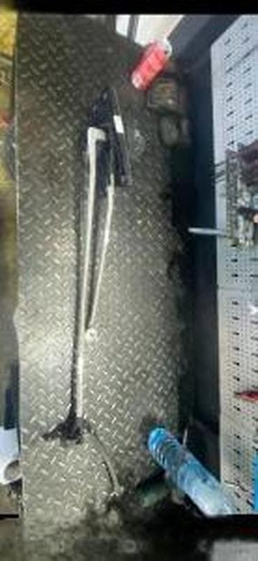 skretnica za bas: AUDI Q5 DELOVI BIRAC BRZINA SALT HEBLA 8R0711025D | Aidi delovi — 1