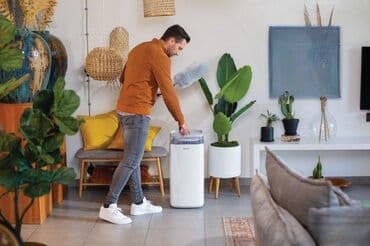 Hair Styling Appliances: **Super tihi rad na 25 dB** Rad prečišćivača je nečujan i ne ometa pri — 8