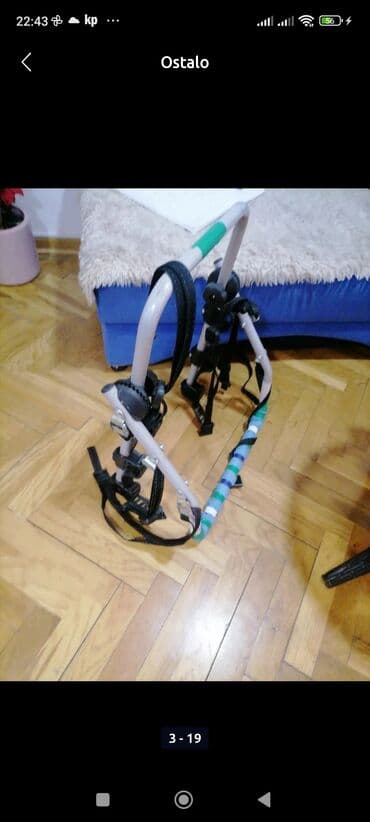 Nosac za bicikla tri na gepek vratima(Hedzbek). Nosac je kao nov. ja