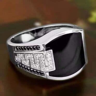 Prsten
Veličine :8 9 10 11 12 13 14
Cena:1100din