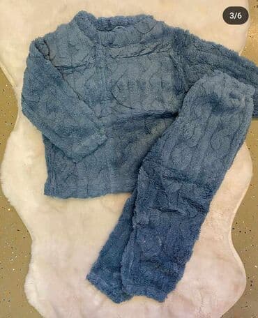 komada odece: Komplet: Duks, Pantalone — 2