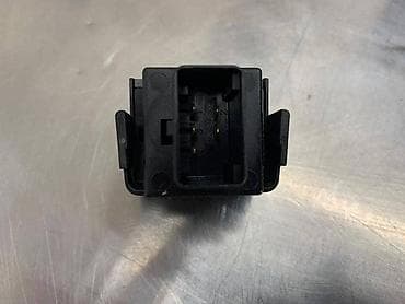 auto otpad krusevac: PREKIDAC SVETLA ZA VOLKSWAGEN POLO - 6R0941333 | Prekidac svetla — 2
