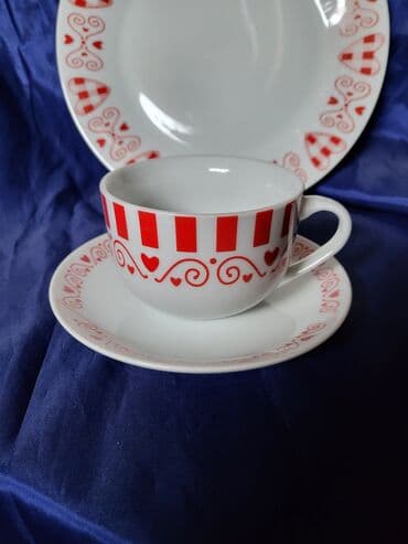 porcelanske solje za caj: Porcelanski nov set,servis za 4 osebe. Servis fabricki za 4 — 7