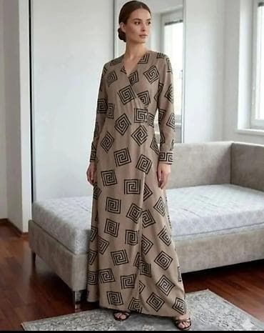 pull and bear haljine: Duga haljina sa geometrijskim printom - Model: duga, ravnog kroja sa — 1