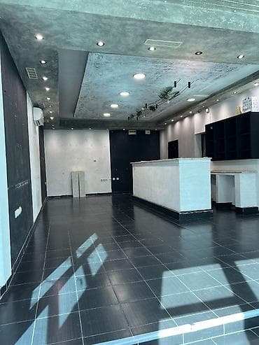 beograd sobe izdavanje: Izdajem lokal 65 m2. Nalazi se u ulici Mice Radakovica 2 J u — 1