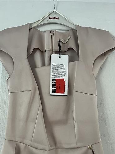 Haljine: Elegantna haljina midi dužine u bež/šampanj nijansi. Model sa kap — 2